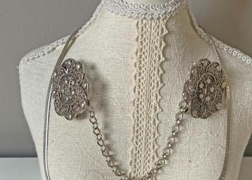 Zilveren Filligrain Kraagspeld, Kraagsieraad beschikbaar voor biedingen