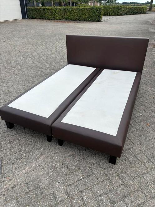 Boxspring 2 persoons 160x200 kunstleer, Huis en Inrichting, Slaapkamer | Boxsprings, Gebruikt, 160 cm, 200 cm, Tweepersoons, Bruin