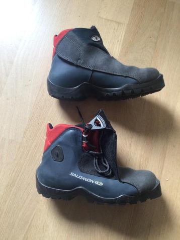 Fischer Langlaug ski’s en Salomon schoenen dames beschikbaar voor biedingen