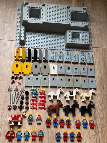 Vintage Lego castle minifigures + accessoires + grondplaat! beschikbaar voor biedingen
