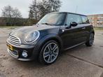Mini 1.6 ONE 55KW 2012 Zwart, Auto's, Voorwielaandrijving, 74 pk, 4 stoelen, Zwart