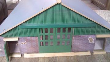 Vintage Grote houten openklapbare stal boerderij paardenstal beschikbaar voor biedingen