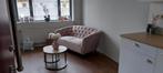 Mooi oud roze bankje, Huis en Inrichting, Banken | Bankstellen, Ophalen, Zo goed als nieuw, Tweepersoons, Minder dan 150 cm