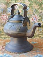 Mooie antieke bewerkte Oosterse theepot van koper 25,5 cm., Ophalen of Verzenden, Koper