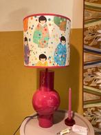 Unieke lamp met roze voet en handgemaakte kap met geisha's, Japandi, 50 tot 75 cm, Studio Nippori, Nieuw