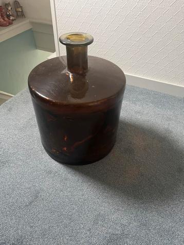 Vintage Bruine Glazen Vaas beschikbaar voor biedingen