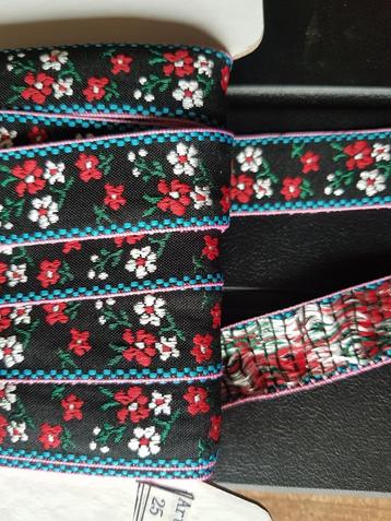 Nu deze 3 nieuwe rollen band per rol 25 metet beschikbaar voor biedingen