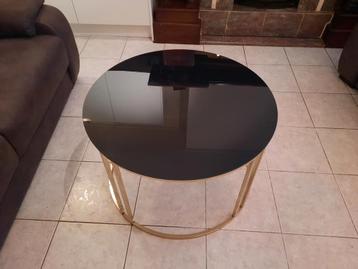 Moderne salontafel, zwart glas en messing  beschikbaar voor biedingen