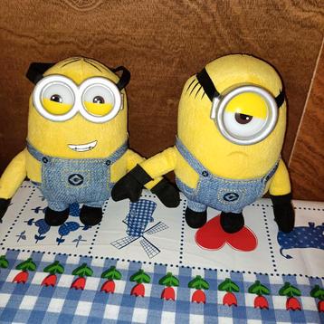 2 x Minion knuffel 15 en 16 cm groot  beschikbaar voor biedingen