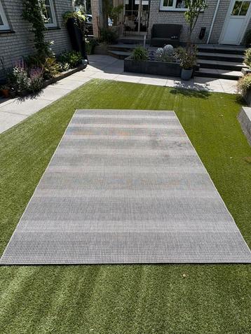 Buitenkleed  grijs/ zwart 1.98 m x 2.88 m beschikbaar voor biedingen
