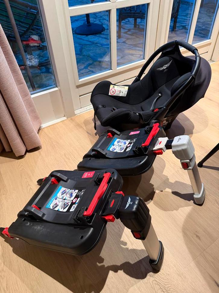 Maxi Cosi Sleeworld + 2 Isofix Bases, Kinderen en Baby's, Autostoeltjes, Gebruikt, Maxi-Cosi, 0 t/m 13 kg, Isofix, Zijbescherming