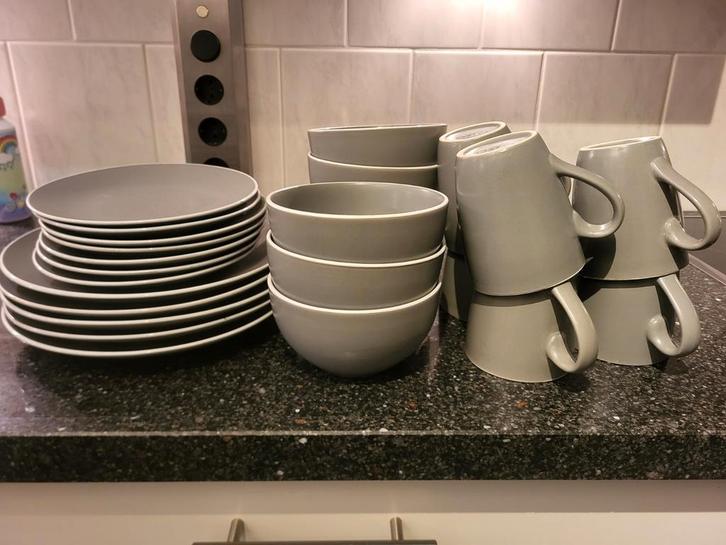 Ikea Oslo Servies - Grijs, Huis en Inrichting, Keuken | Servies, Zo goed als nieuw, Compleet servies, Effen, Aardewerk, Ophalen