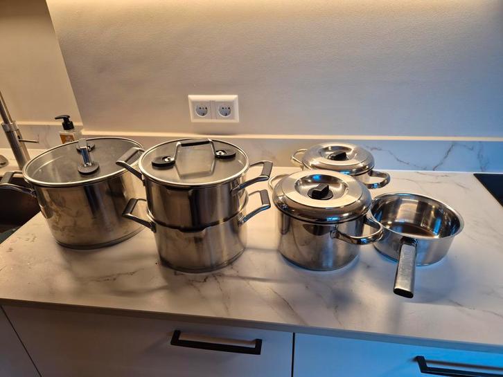 6 RVS kookpannen (hema en sola) diverse maten, Huis en Inrichting, Keuken | Potten en Pannen, Zo goed als nieuw, Pannenset, Rvs