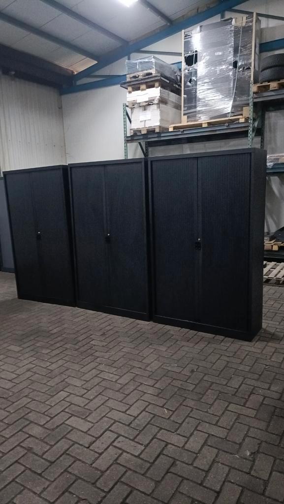 Nette Zwarte metalen roldeurkasten, archiefkasten, Huis en Inrichting, Kasten | Roldeurkasten en Archiefkasten, Gebruikt, 150 tot 200 cm