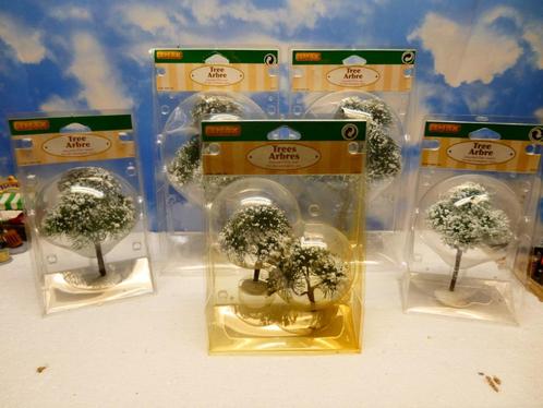 6 stuks lemax mountain pine kerstdorp bomen scenery kerst, Diversen, Kerst, Zo goed als nieuw, Ophalen of Verzenden