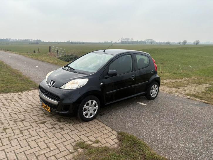 Peugeot 107 1.0 12V 5DR 2010 Zwart, Auto's, Peugeot, Particulier, Benzine, A, Hatchback, Handgeschakeld, Origineel Nederlands