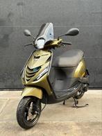 PIAGGIO ZIP 4T 3V BROM FULL OPTION 2018 PYTHON GREEN, Ophalen, Maximaal 45 km/u, Zip, Zo goed als nieuw