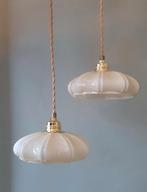 Set vintage opaline hanglampen - pastel kleur, Huis en Inrichting, Lampen | Hanglampen, Ophalen of Verzenden, Zo goed als nieuw