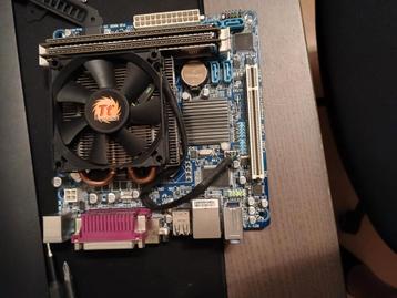 Gigabyte GA-H61N-D2V + i3 2100 + 4GB DDR3

 beschikbaar voor biedingen