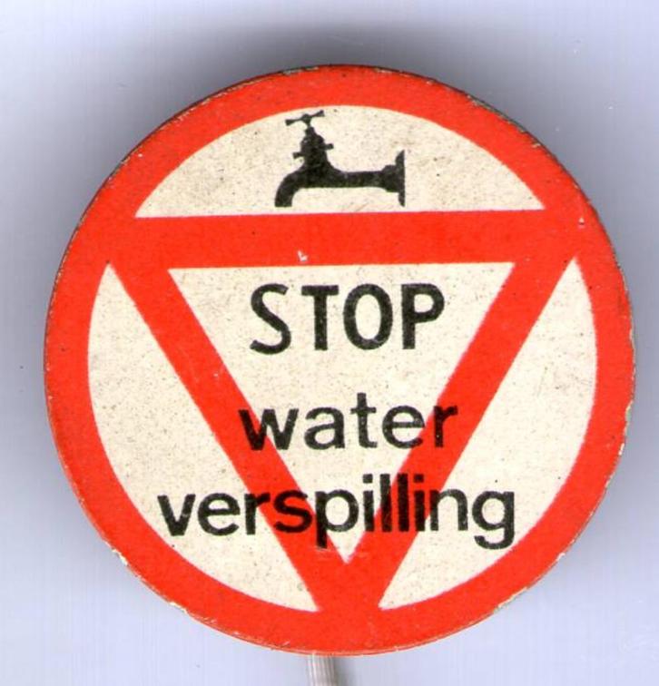 Verkeersbord stop water verspilling blik speldje ( X_064 ), Verzamelen, Speldjes, Pins en Buttons, Zo goed als nieuw, Speldje of Pin