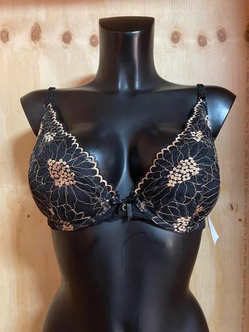 Chantelle push up bh 70d model 1272 opera  beschikbaar voor biedingen