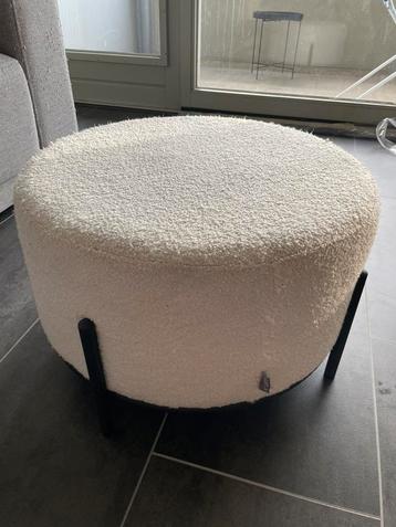 LABEL51 Poef Troy 57x57x34 cm XL wit boucle beschikbaar voor biedingen