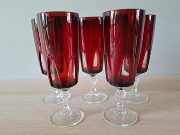 Set van 5 vintage Luminarc Rubilux Red champagne flutes beschikbaar voor biedingen