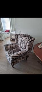 Luxe Oorfauteuil met Hocker, Ophalen, Zo goed als nieuw, 75 tot 100 cm