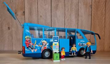 Mooie passagiersbus beschikbaar voor biedingen