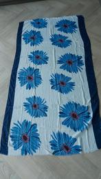 Zachte sjaal met subtiel zilverdraad, Ophalen of Verzenden, Zo goed als nieuw, Maat 46/48 (XL) of groter, Sjaal