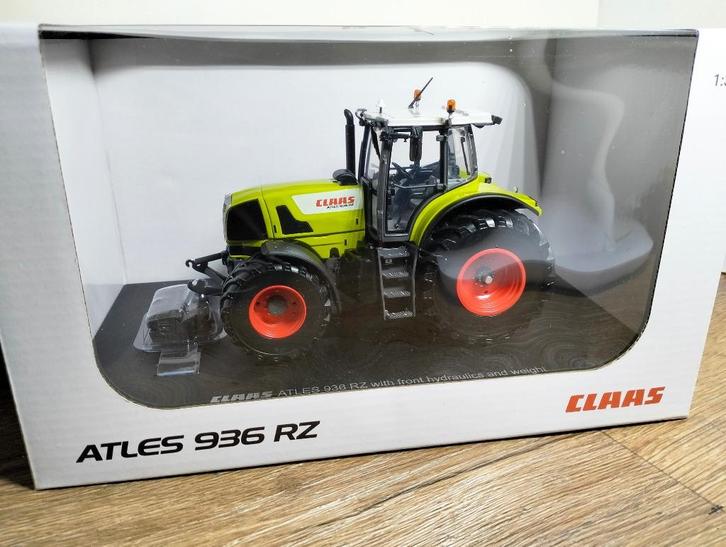 Te koop UH Claas Atles 936 RZ Gelimiteerd model., Hobby en Vrije tijd, Modelauto's | 1:32, Nieuw, Tractor of Landbouw, Universal Hobbies