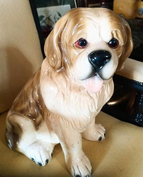 BEELDIG VINTAGE BEELD HOND EN STOEL, Antiek en Kunst, Curiosa en Brocante, Ophalen of Verzenden