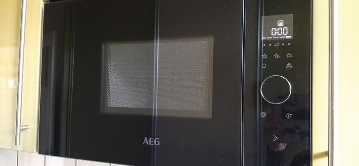magnetron AEG MBB1756SEB, Witgoed en Apparatuur, Magnetrons, Gebruikt, Inbouw, Magnetron, 45 tot 60 cm, Hete lucht, Draaiplateau