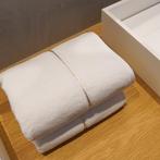 Partij Hotelkwaliteit handdoeken 70x140 (20 stuks per doos), Ophalen of Verzenden, Nieuw, Wit, Handdoek