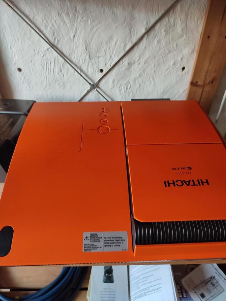 Hitachi ED-A111 3 LCD beamer - veel aansluitingen, Audio, Tv en Foto, Beamers, Ophalen