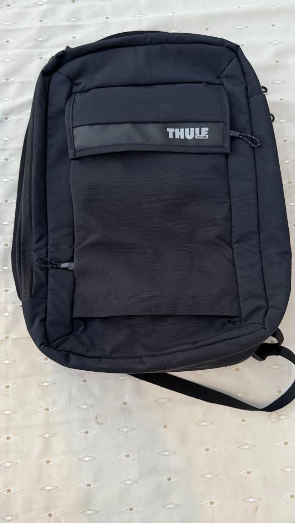 Thule laptoprugzak – compact model – nauwelijks gebruikt, Computers en Software, Laptoptassen, Zo goed als nieuw, Rugzak, 17 inch of meer