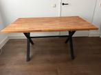 zware  en stevige ( acacia)houten tafel, Huis en Inrichting, Tafels | Eettafels, Eikenhout, Zo goed als nieuw, Vijf personen of meer
