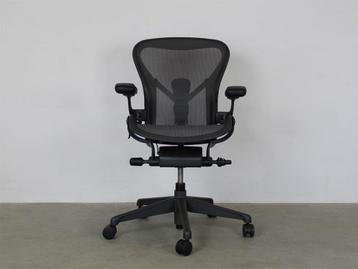Herman Miller Aeron B remastered met Posture Fit SL  beschikbaar voor biedingen