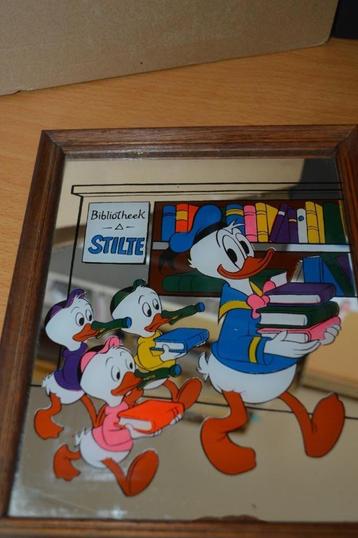 vintage wandspiegeltje met  Donald Duck + 3 neefjes  beschikbaar voor biedingen