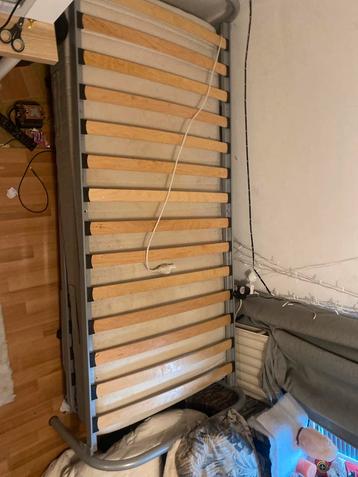 Dubbel divan bed MOET WEG!! beschikbaar voor biedingen