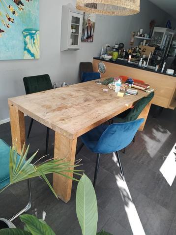 Stoere massief eiken houten eettafel  beschikbaar voor biedingen