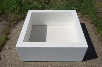 Witte Polyester bloembak plantenbak 100x100x40 beschikbaar voor biedingen