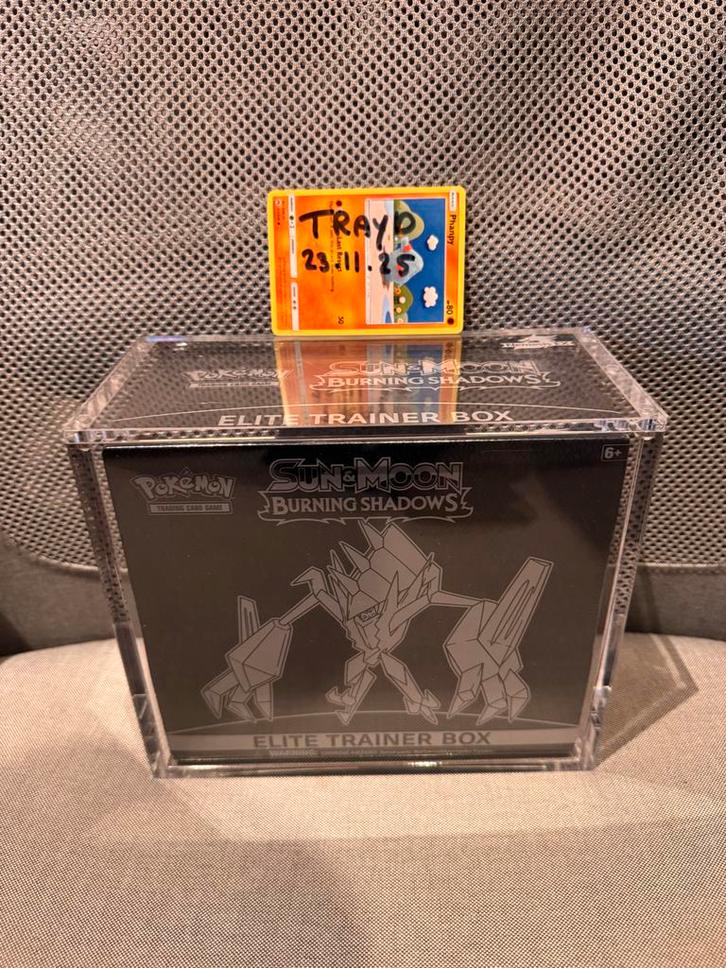 Pokemon Sun & Moon Burning Shadows Elite Trainer Box, Hobby en Vrije tijd, Verzamelkaartspellen | Pokémon, Nieuw, Boosterbox, Ophalen of Verzenden