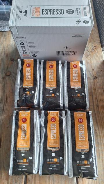 6 zakken Douwe Egberts Espresso Smooth Selection koffiebonen beschikbaar voor biedingen