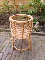 Rotan plantenstandaard., Minder dan 60 cm, Ophalen of Verzenden, Zo goed als nieuw