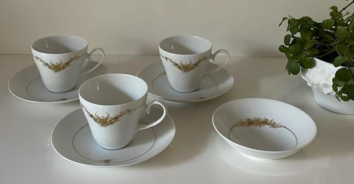 3 Rosenthal Classic Rose Romanze kop en schotels, Huis en Inrichting, Keuken | Servies, Zo goed als nieuw, Kop(pen) en/of Schotel(s)