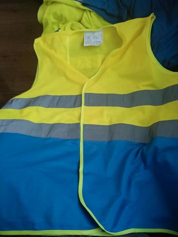 Div EHBO kleding  beschikbaar voor biedingen