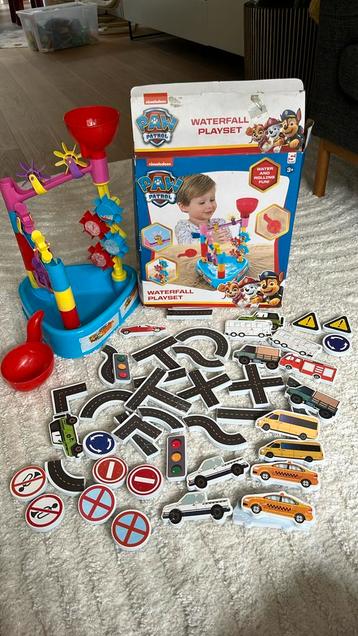 Waterbaan paw patrol en badspeelgoed beschikbaar voor biedingen