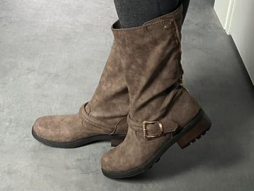 NIEUW Bruine Steve Madden laarzen met gouden gesp maat 39 beschikbaar voor biedingen