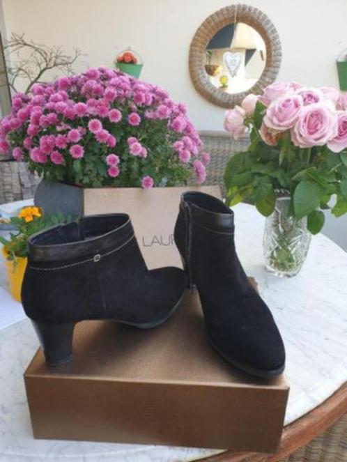 Di Lauro, mooie suede enkellarsjes, maat 41, Kleding | Dames, Schoenen, Zo goed als nieuw, Lage of Enkellaarzen, Zwart, Verzenden